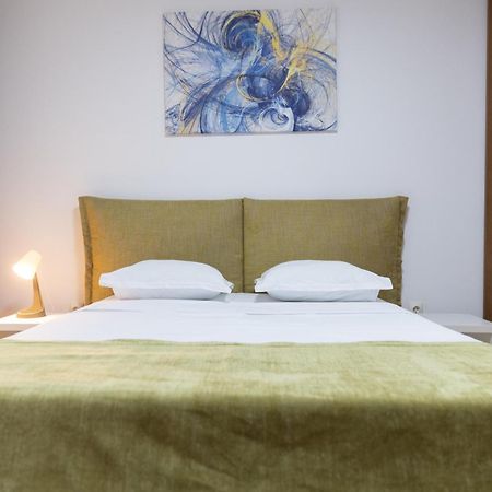 Old Town Central Oasis - Secured Parking Nearby - Self Check In - Metro Station At 1Min Bukarest Exteriör bild