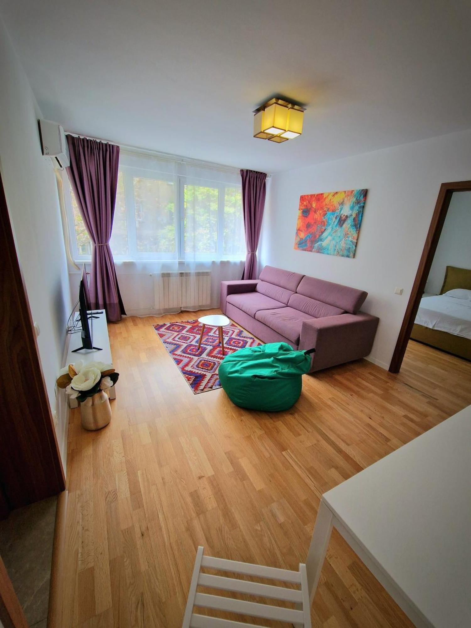 Old Town Central Oasis - Secured Parking Nearby - Self Check In - Metro Station At 1Min Bukarest Exteriör bild