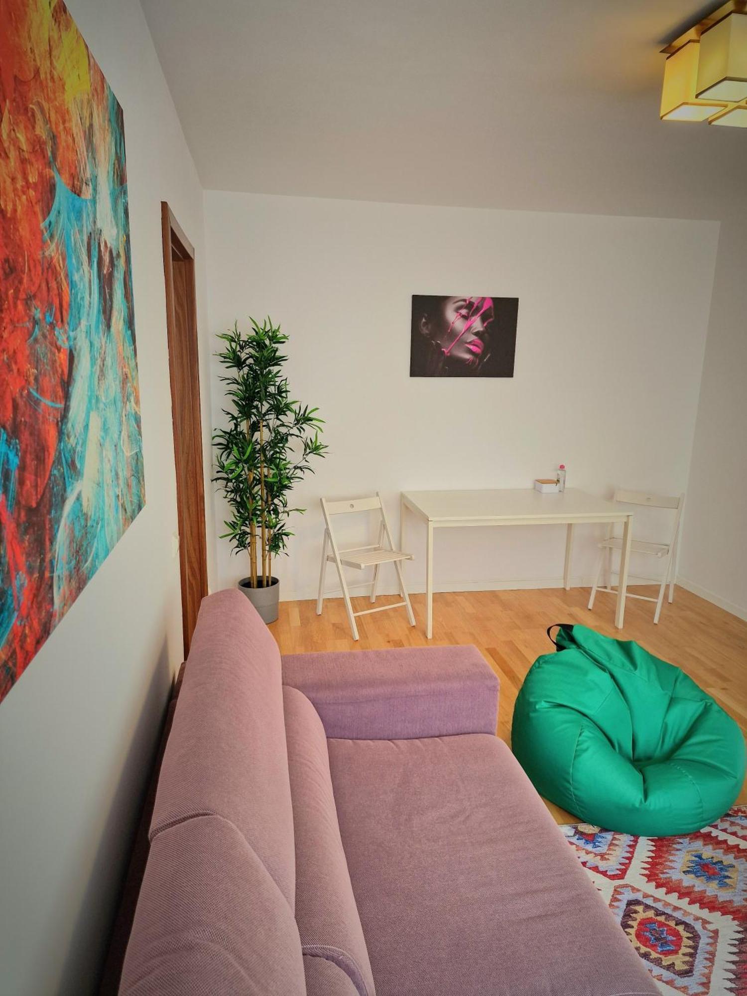 Old Town Central Oasis - Secured Parking Nearby - Self Check In - Metro Station At 1Min Bukarest Exteriör bild