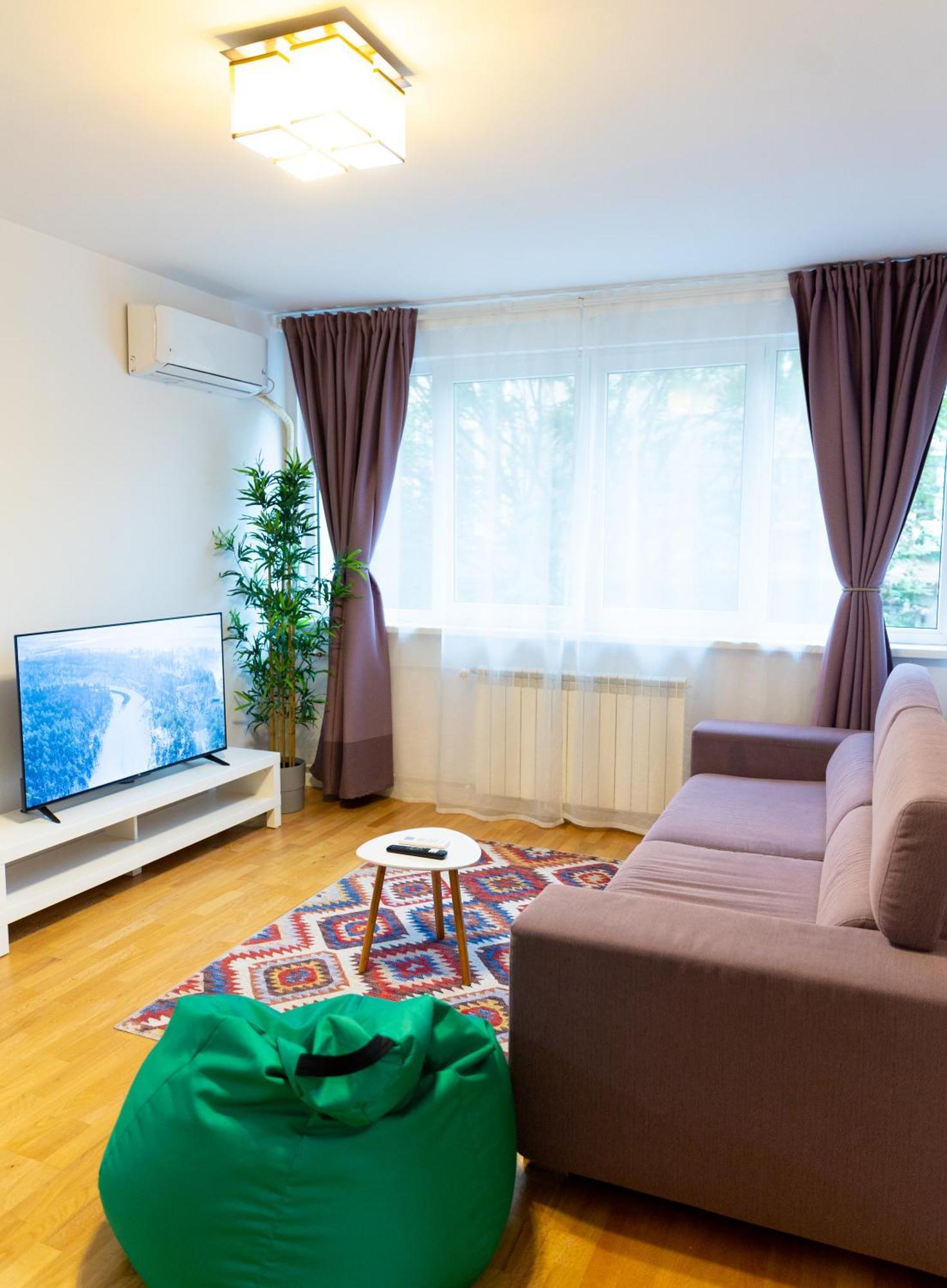 Old Town Central Oasis - Secured Parking Nearby - Self Check In - Metro Station At 1Min Bukarest Exteriör bild